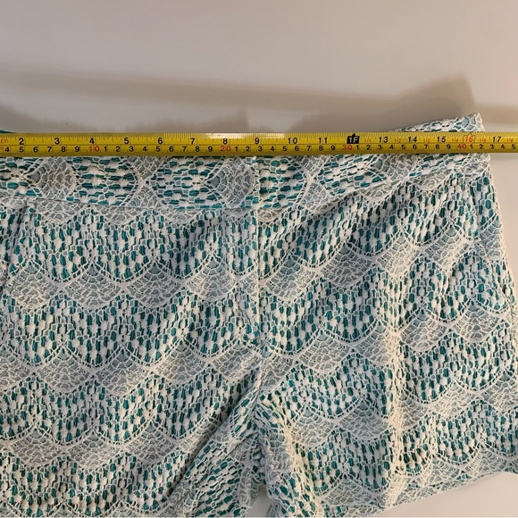 Ann Taylor LOFT Aqua Blue White Lace Overlay Shorts Size 8 - Picture 8 of 9
